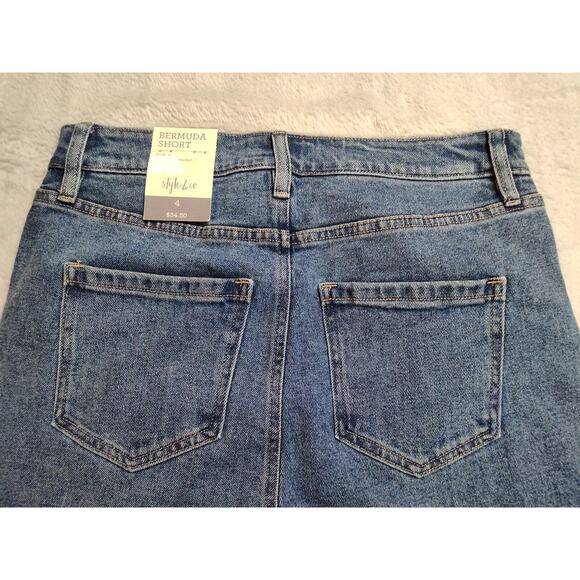 Style and Co Bermuda Shorts Womens Size 4 Blue Stretch Denim Distressed - Picture 12 of 16